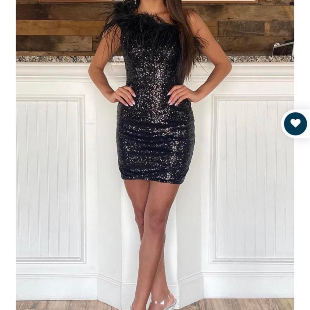 Off Shoulder black prom/homecoming dress size 4